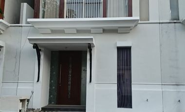 Disewakan Murah Rumah  Minimalis Modern Grand Harvest Kebraon