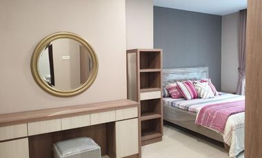 Apartement Central Park 3BR Furnished Bagus