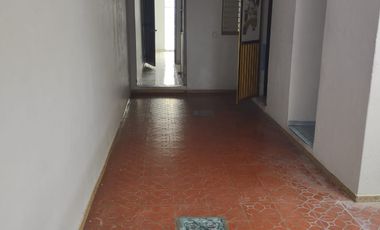 Venta de Casa en Oblatos Remodelada, 3 Recámaras, Estudio y Cerca de Plaza Oblatos