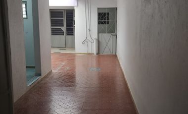 Venta de Casa en Oblatos Remodelada, 3 Recámaras, Estudio y Cerca de Plaza Oblatos