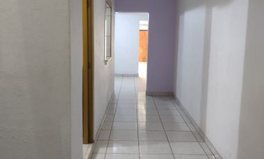 Venta de Casa en Oblatos Remodelada, 3 Recámaras, Estudio y Cerca de Plaza Oblatos