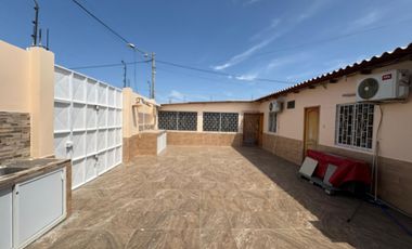 VILLAMIL PLAYAS VENDO CASA 5 HABITACIONES PARA ALQUILER