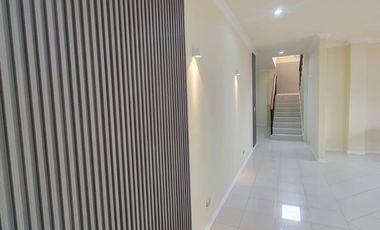 EN ALQUILER | Estratégica Casa Esquinera – El Tornero, Sector UESS, Vía Samborondón