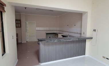 EN ALQUILER | Estratégica Casa Esquinera – El Tornero, Sector UESS, Vía Samborondón