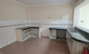 EN ALQUILER | Estratégica Casa Esquinera – El Tornero, Sector UESS, Vía Samborondón