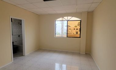 EN ALQUILER | Estratégica Casa Esquinera – El Tornero, Sector UESS, Vía Samborondón