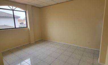 EN ALQUILER | Estratégica Casa Esquinera – El Tornero, Sector UESS, Vía Samborondón