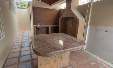 EN ALQUILER | Estratégica Casa Esquinera – El Tornero, Sector UESS, Vía Samborondón