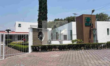 SE VENDE CASA 
FINCA LAS MEMORIAS* 
*ATLIXCO, PUEBLA*~
$4,800,000 casa club alberca canchas de pádel