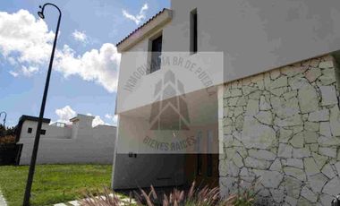 SE VENDE CASA 
FINCA LAS MEMORIAS* 
*ATLIXCO, PUEBLA*~
$4,800,000 casa club alberca canchas de pádel