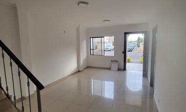 En alquiler casa de 4 dormitorios en Ciudad Celeste, Samborondon