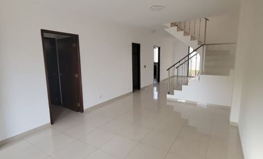 En alquiler casa de 4 dormitorios en Ciudad Celeste, Samborondon