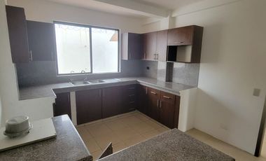 En alquiler casa de 4 dormitorios en Ciudad Celeste, Samborondon