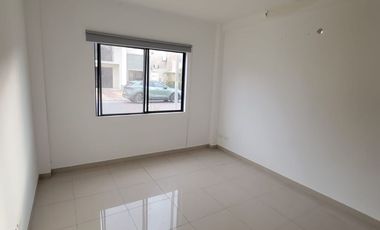En alquiler casa de 4 dormitorios en Ciudad Celeste, Samborondon