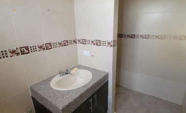 En alquiler casa de 4 dormitorios en Ciudad Celeste, Samborondon