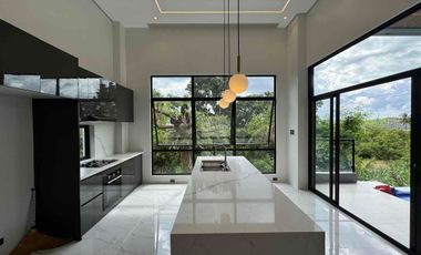 Overlooking Brand New Luxurious High Ceiling Home with Dipping Pool (Jacuzzi) - Semi Furnished