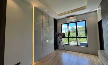 Overlooking Brand New Luxurious High Ceiling Home with Dipping Pool (Jacuzzi) - Semi Furnished
