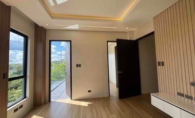 Overlooking Brand New Luxurious High Ceiling Home with Dipping Pool (Jacuzzi) - Semi Furnished