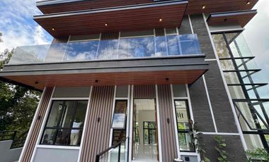 Overlooking Brand New Luxurious High Ceiling Home with Dipping Pool (Jacuzzi) - Semi Furnished