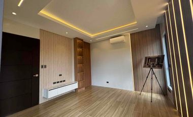 Overlooking Brand New Luxurious High Ceiling Home with Dipping Pool (Jacuzzi) - Semi Furnished