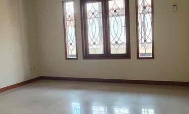 DIJUAL RUMAH SIAP HUNI 2 LANTAI DI KOMPLEK BATUNUNGGAL BANDUNG