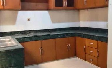 DIJUAL RUMAH SIAP HUNI 2 LANTAI DI KOMPLEK BATUNUNGGAL BANDUNG