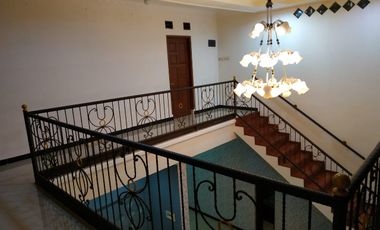 Disewakan Rumah full furnish Murah Banget di Mekarwangi