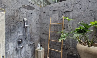 SUPER LUXURIOUS VILLA LEASEHOLD 30 YEARS IN UMALAS