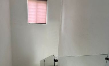 CASA EN RENTA DE 4 RECAMARAS y UN ESTUDIO EN COLONIA LA ESTANCIA.