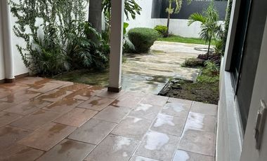 CASA EN RENTA DE 4 RECAMARAS y UN ESTUDIO EN COLONIA LA ESTANCIA.