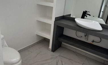 CASA EN RENTA DE 4 RECAMARAS y UN ESTUDIO EN COLONIA LA ESTANCIA.