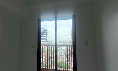 FOR RENT STUDIO UNIT WITH BALCONY AT COHO TAGUIG