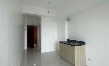 FOR RENT STUDIO UNIT WITH BALCONY AT COHO TAGUIG