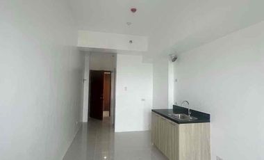 FOR RENT STUDIO UNIT WITH BALCONY AT COHO TAGUIG