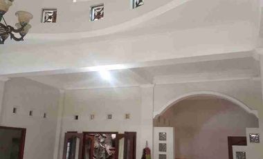 Rumah Klasik Nyaman Tengah kota Manahan Banjarsari Solo