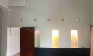 Rumah Klasik Nyaman Tengah kota Manahan Banjarsari Solo