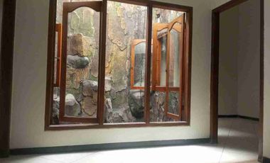 Rumah Klasik Nyaman Tengah kota Manahan Banjarsari Solo