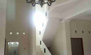 Rumah Klasik Nyaman Tengah kota Manahan Banjarsari Solo