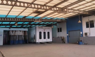 For Sale: Showroom Building Including Workshop with All Equipment