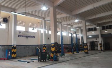 For Sale: Showroom Building Including Workshop with All Equipment