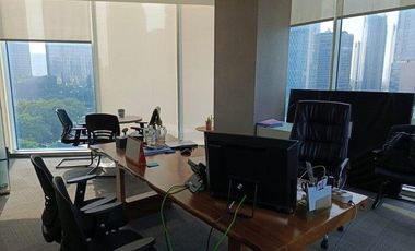 Sewa Kantor 18 Parc Place Luas 149 M2 Furnished di SCBD Akses MRT