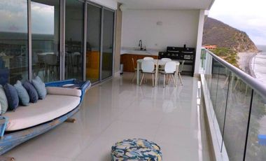 PLAYA SALGUERO - En Venta Fascinante Apartamento 4 habitaciones 5 baños frente al mar