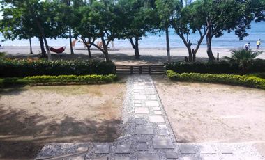 PLAYA SALGUERO - En Venta Fascinante Apartamento 4 habitaciones 5 baños frente al mar