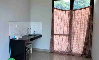 disewakan rumah minimalis rapi siap huni di citraland