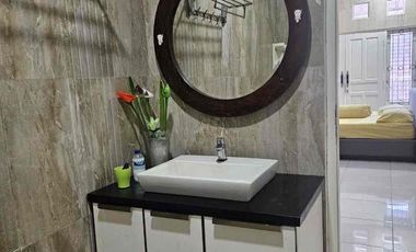 Dijual Rumah Cantik 2 Lt Dalam Perumahan Area Condongcatur