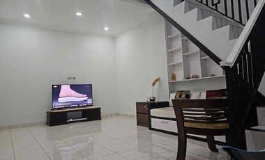Dijual Rumah Cantik 2 Lt Dalam Perumahan Area Condongcatur