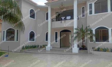 Renta de hermosa casa en urbanización Aquamarina en Samborondón