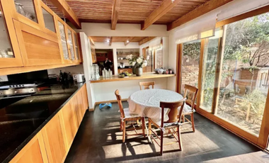 Casa En Arriendo En San Carlos De Apoquindo Con Piscina