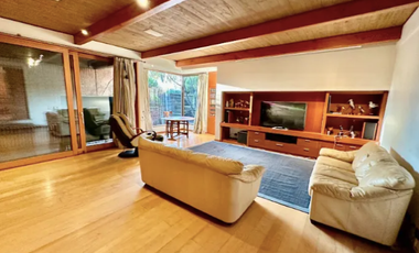 Casa En Arriendo En San Carlos De Apoquindo Con Piscina