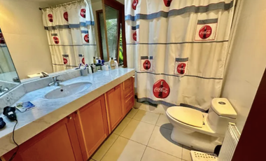 Casa En Arriendo En San Carlos De Apoquindo Con Piscina